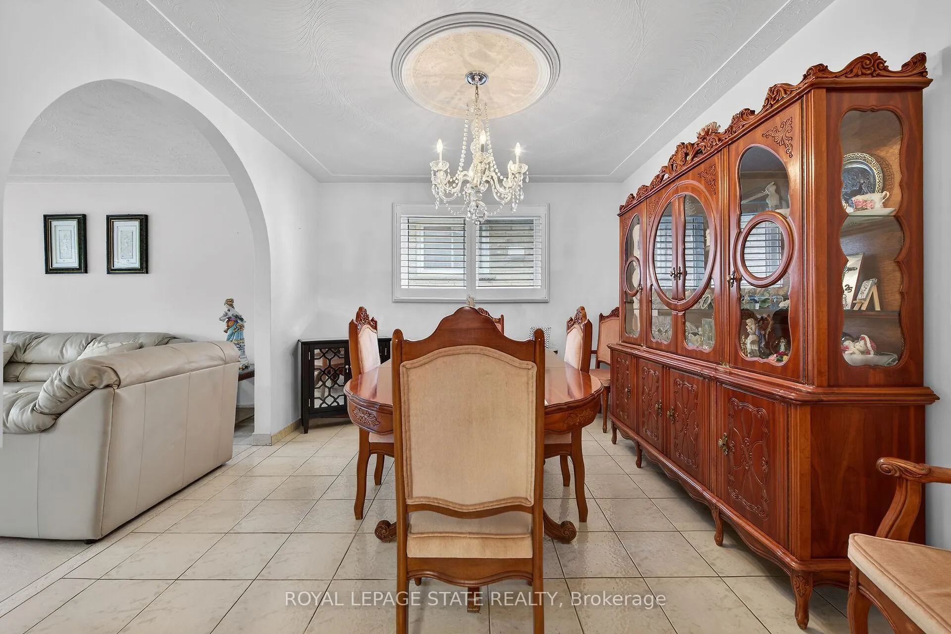 Photo 16 of 15 Fairington Crescent, Hamilton, Kentley — HOMEH