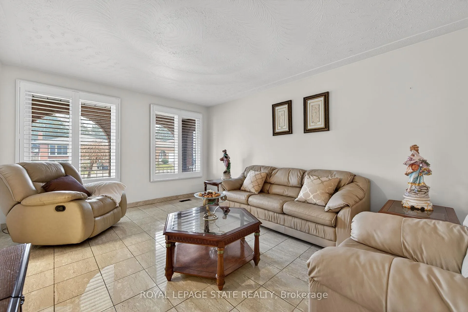 Photo 22 of 15 Fairington Crescent, Hamilton, Kentley — HOMEH