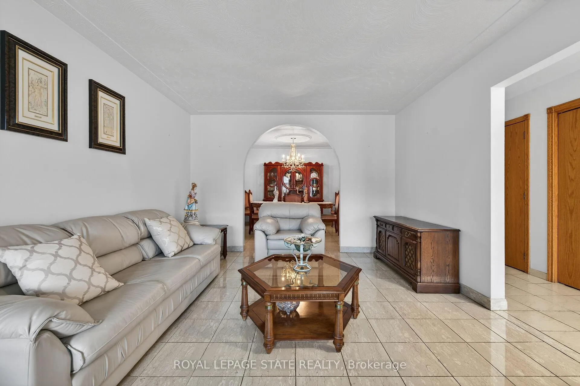 Photo 23 of 15 Fairington Crescent, Hamilton, Kentley — HOMEH