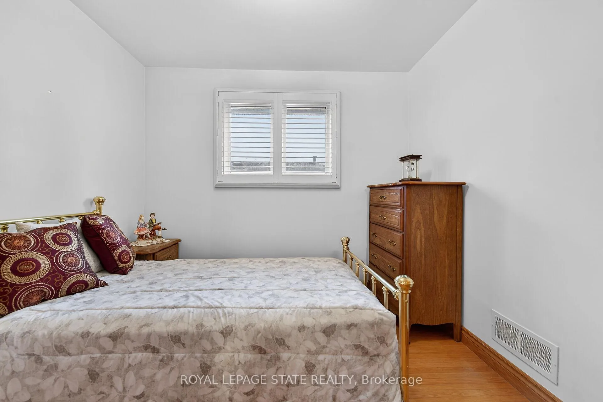 Photo 30 of 15 Fairington Crescent, Hamilton, Kentley — HOMEH