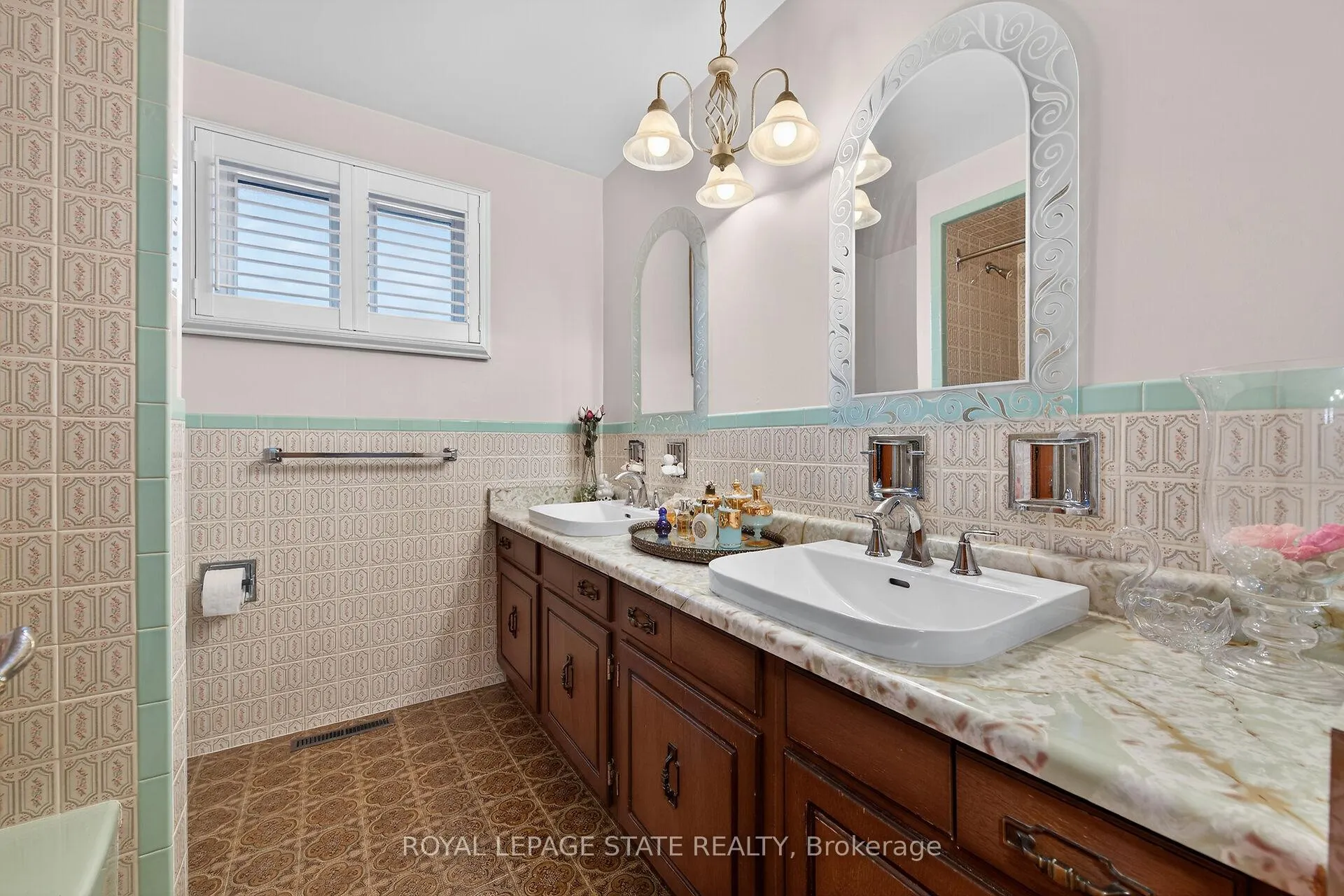 Photo 31 of 15 Fairington Crescent, Hamilton, Kentley — HOMEH