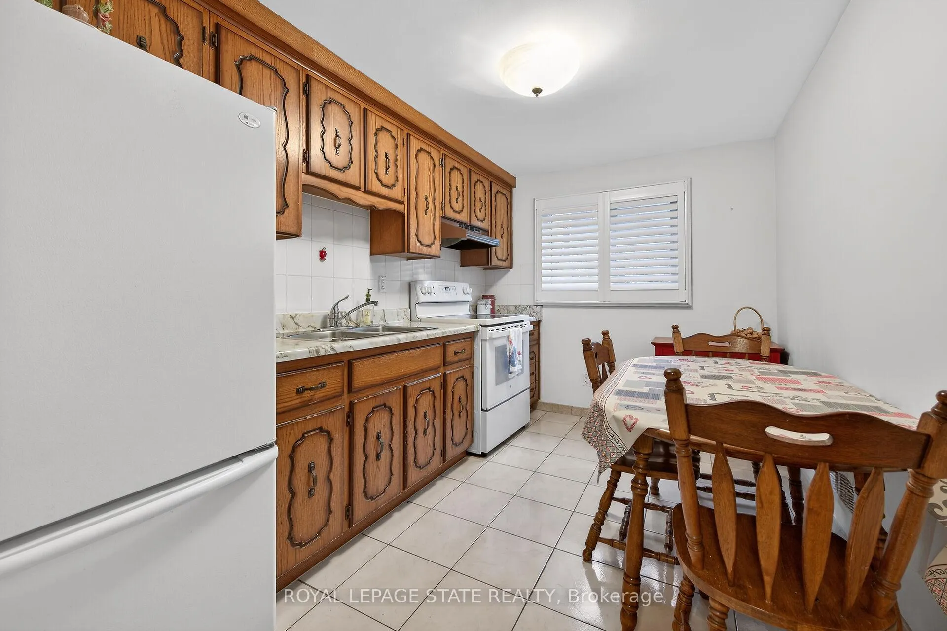 Photo 33 of 15 Fairington Crescent, Hamilton, Kentley — HOMEH