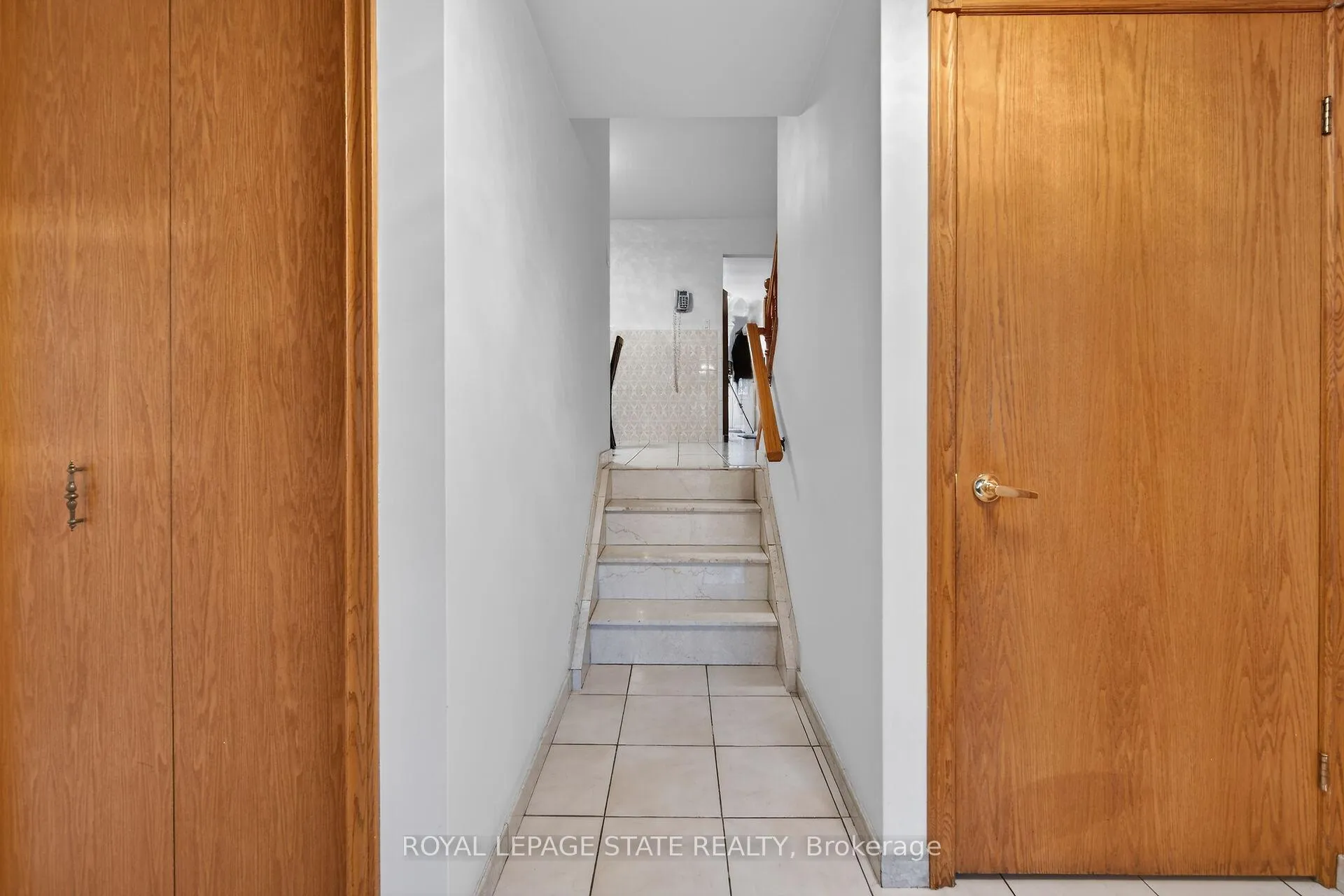 Photo 35 of 15 Fairington Crescent, Hamilton, Kentley — HOMEH