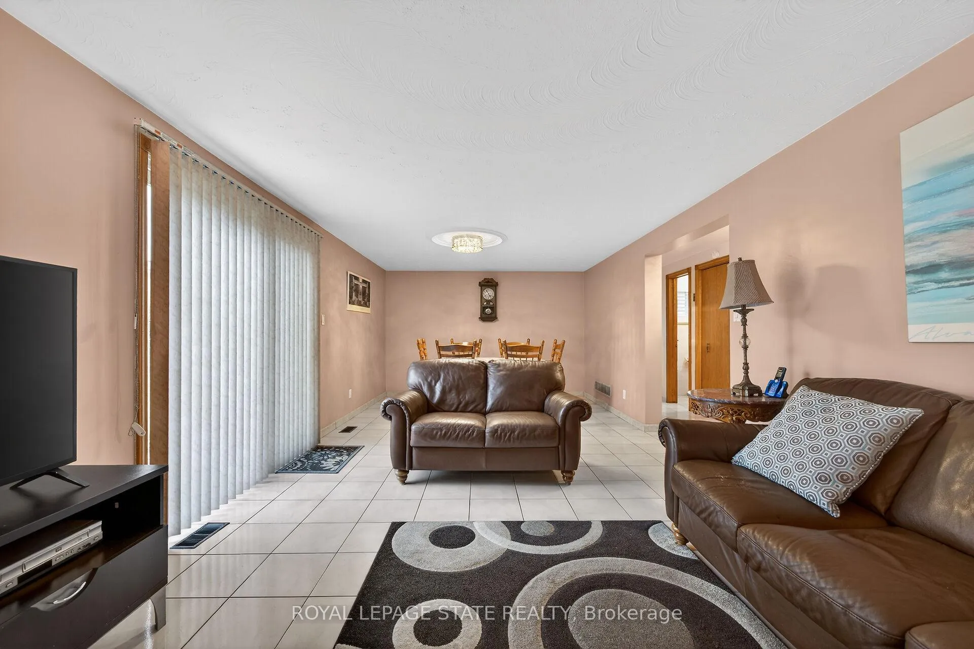 Photo 39 of 15 Fairington Crescent, Hamilton, Kentley — HOMEH