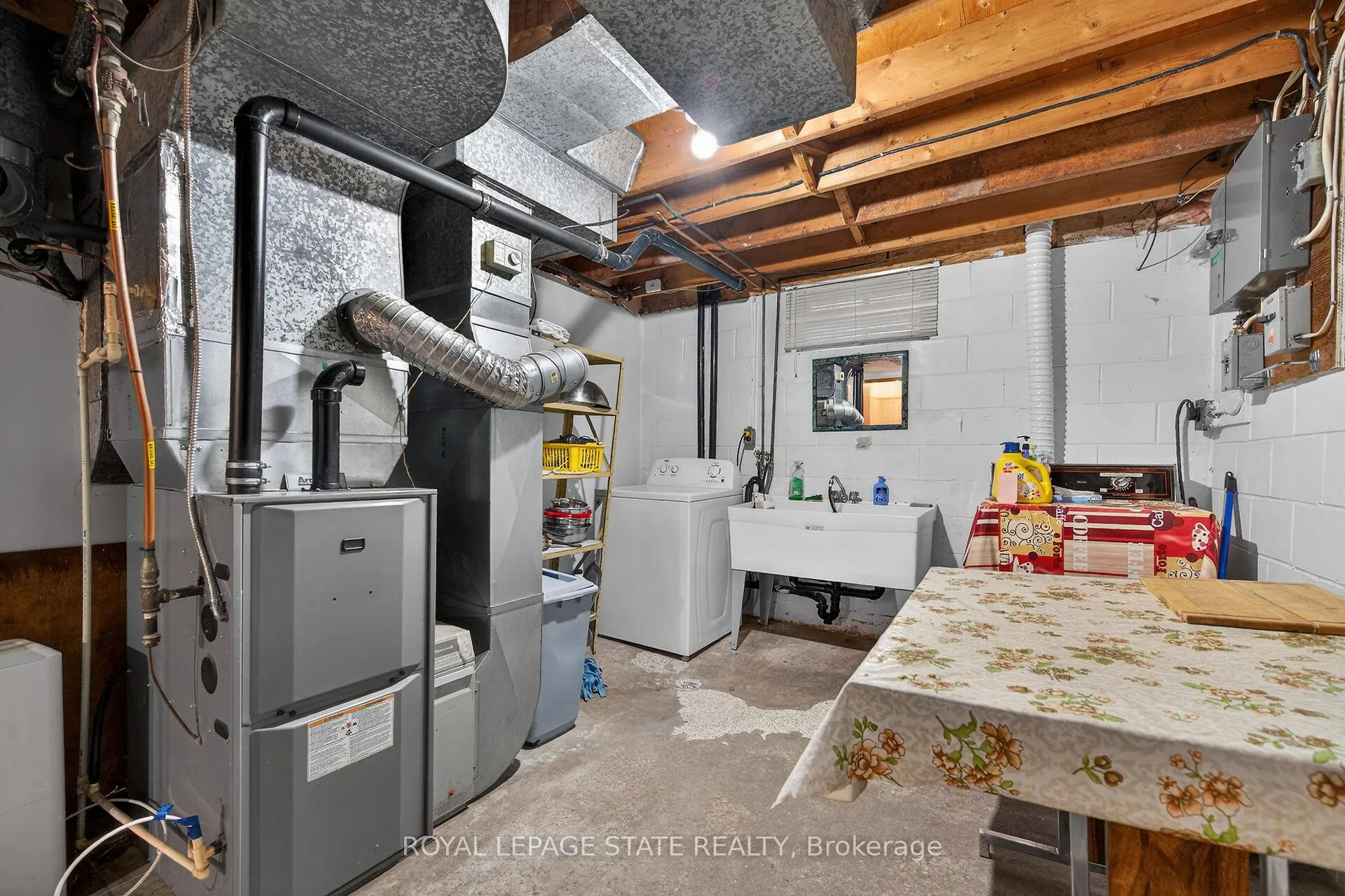 Photo 42 of 15 Fairington Crescent, Hamilton, Kentley — HOMEH