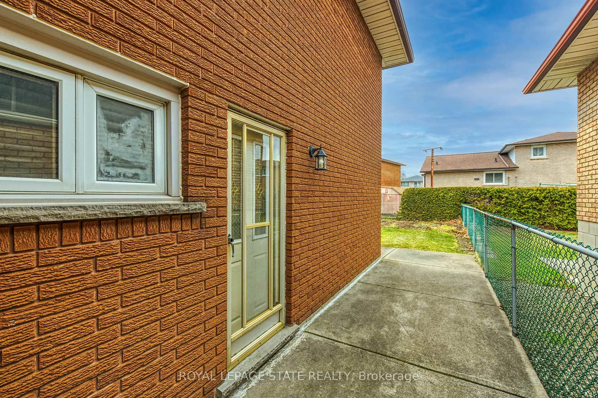 Photo 46 of 15 Fairington Crescent, Hamilton, Kentley — HOMEH