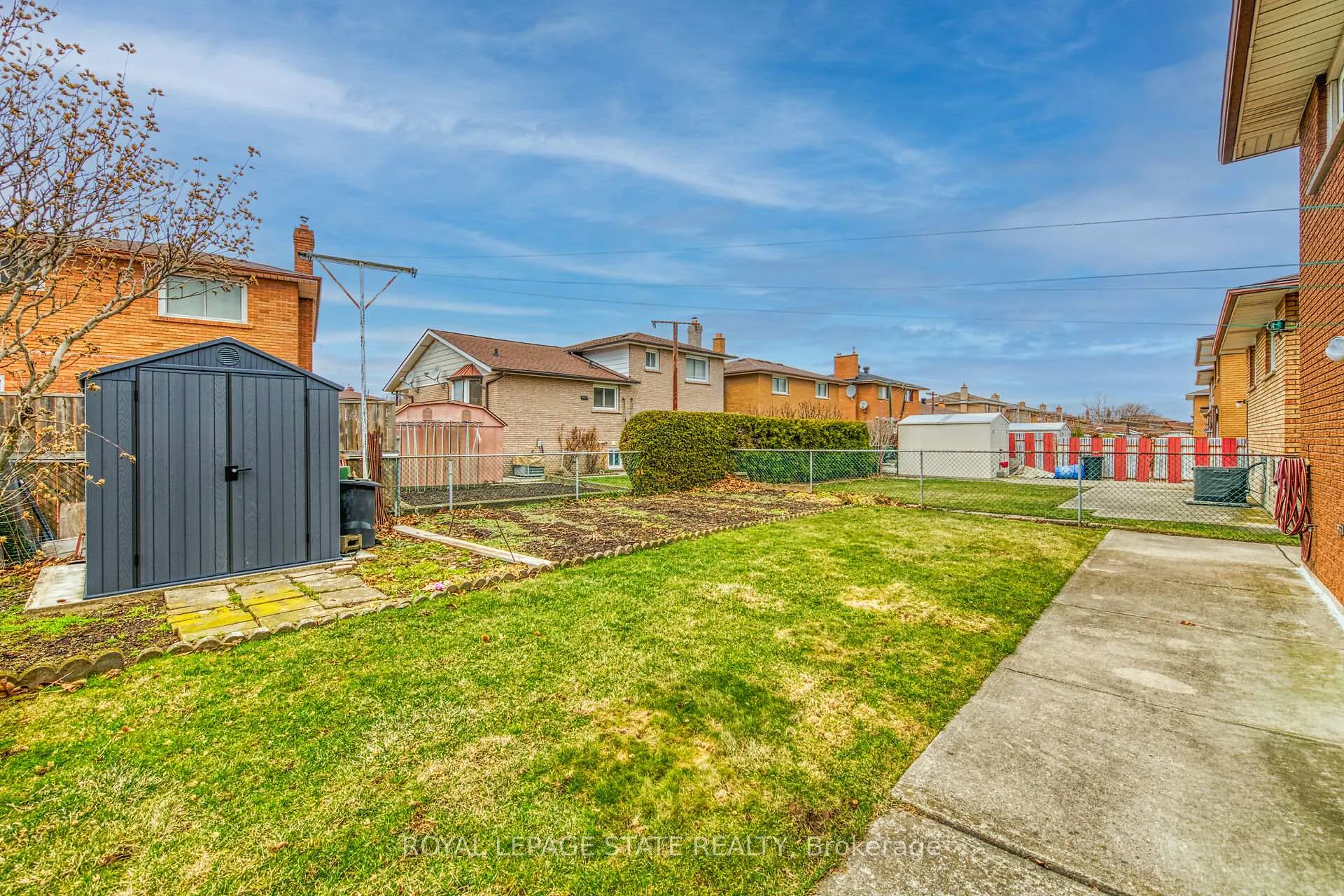 Photo 49 of 15 Fairington Crescent, Hamilton, Kentley — HOMEH
