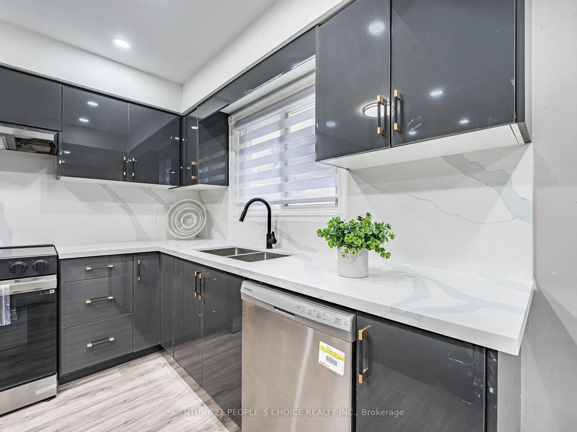 Photo 5 of Unit 25, 506 Normandy Street, Oshawa, Central — HOMEH