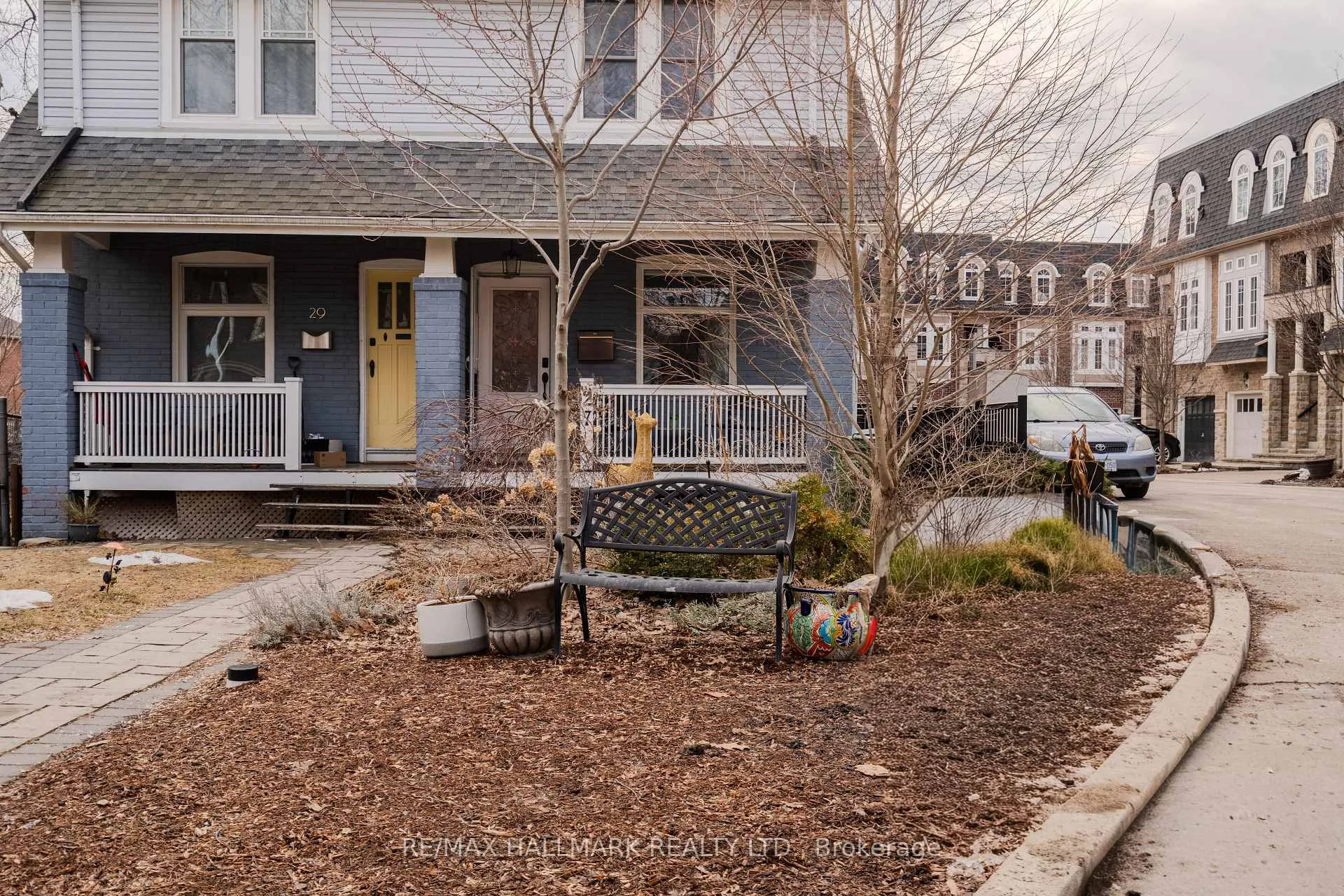 Photo 2 of 27 Maughan Crescent, Toronto, Woodbine Corridor — HOMEH