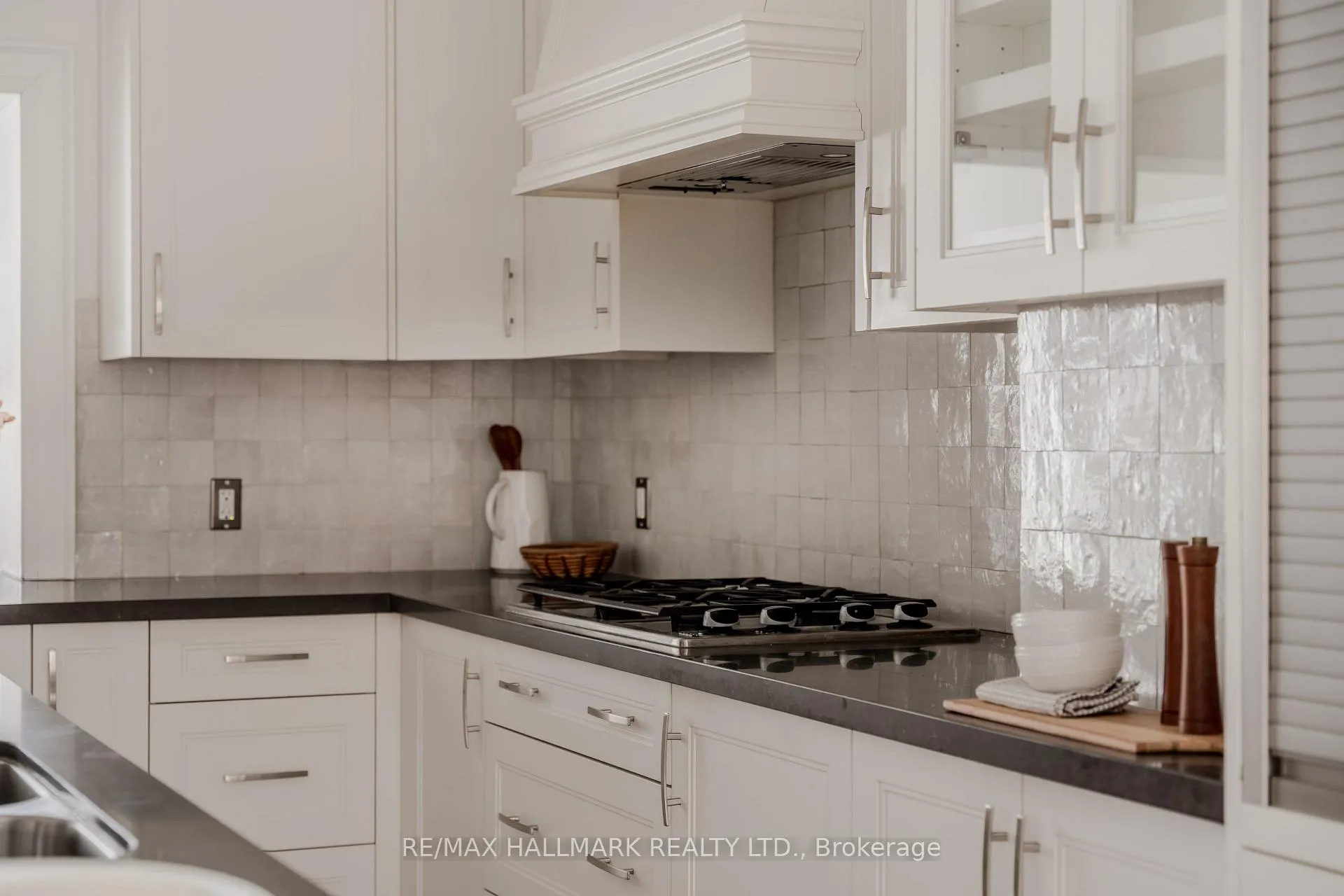 Photo 19 of 27 Maughan Crescent, Toronto, Woodbine Corridor — HOMEH