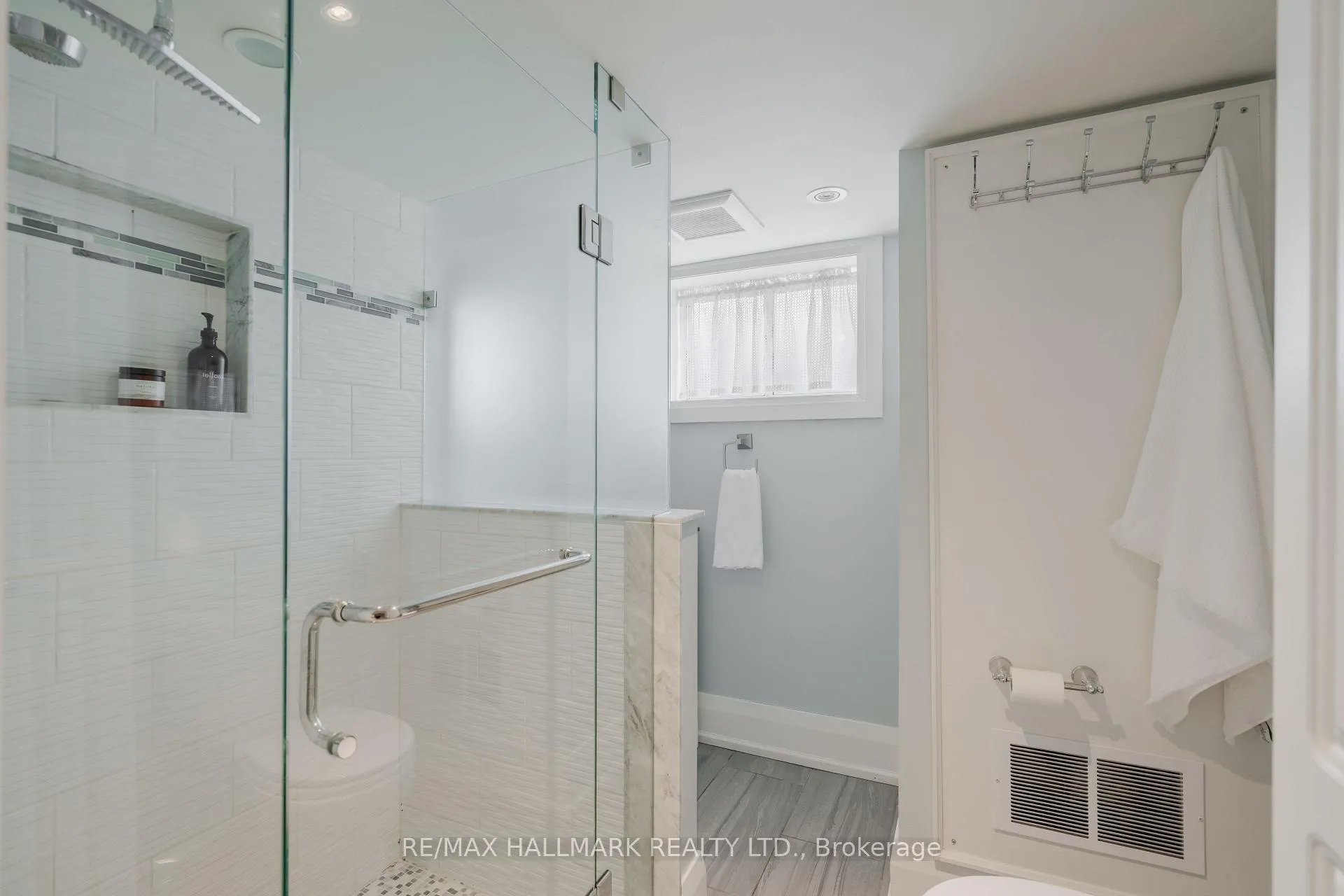 Photo 39 of 27 Maughan Crescent, Toronto, Woodbine Corridor — HOMEH