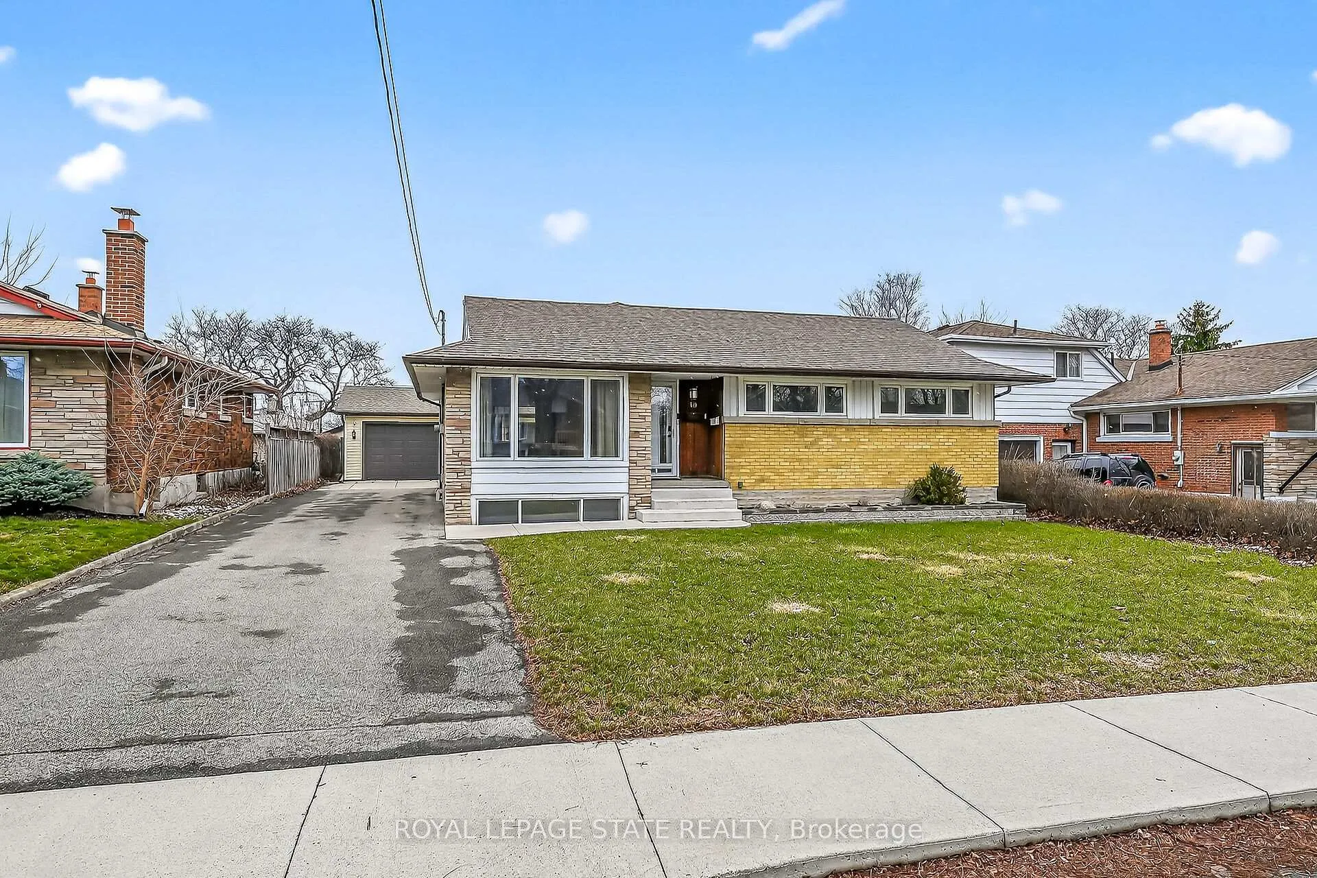 Photo 2 of 19 Burfield Avenue, Hamilton, Huntington — HOMEH