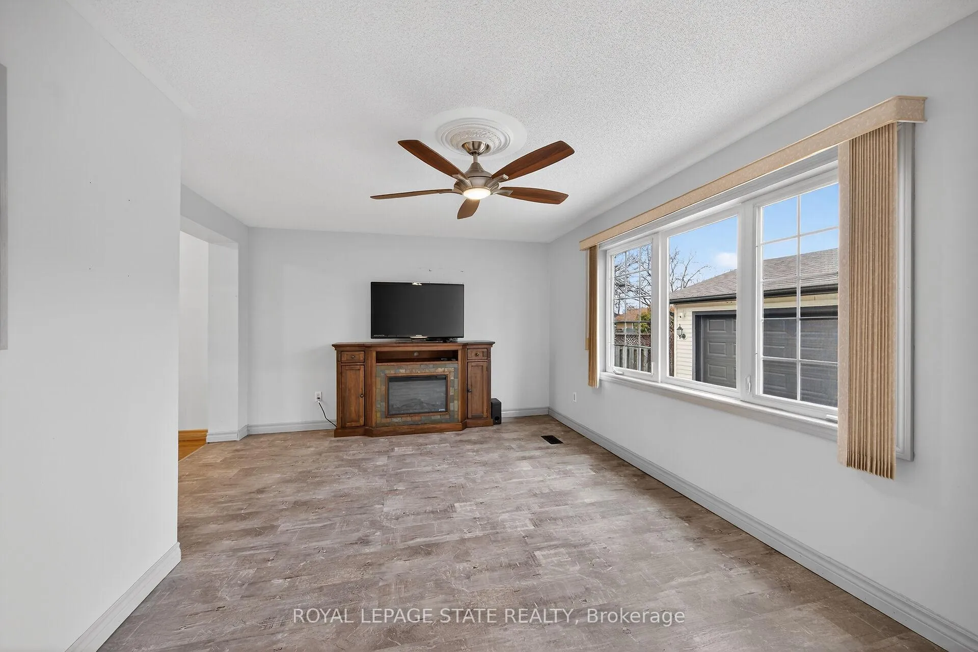 Photo 18 of 19 Burfield Avenue, Hamilton, Huntington — HOMEH