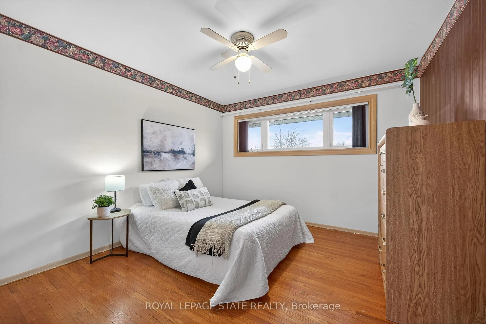 Photo 20 of 19 Burfield Avenue, Hamilton, Huntington — HOMEH