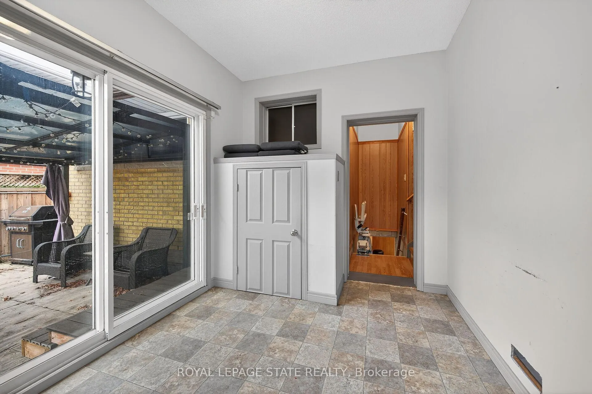 Photo 29 of 19 Burfield Avenue, Hamilton, Huntington — HOMEH
