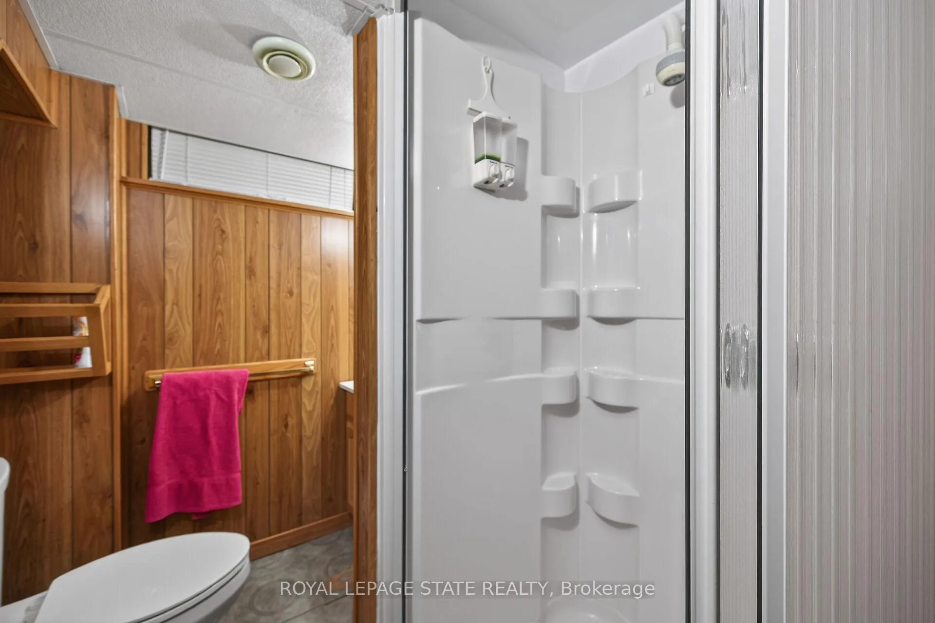 Photo 40 of 19 Burfield Avenue, Hamilton, Huntington — HOMEH