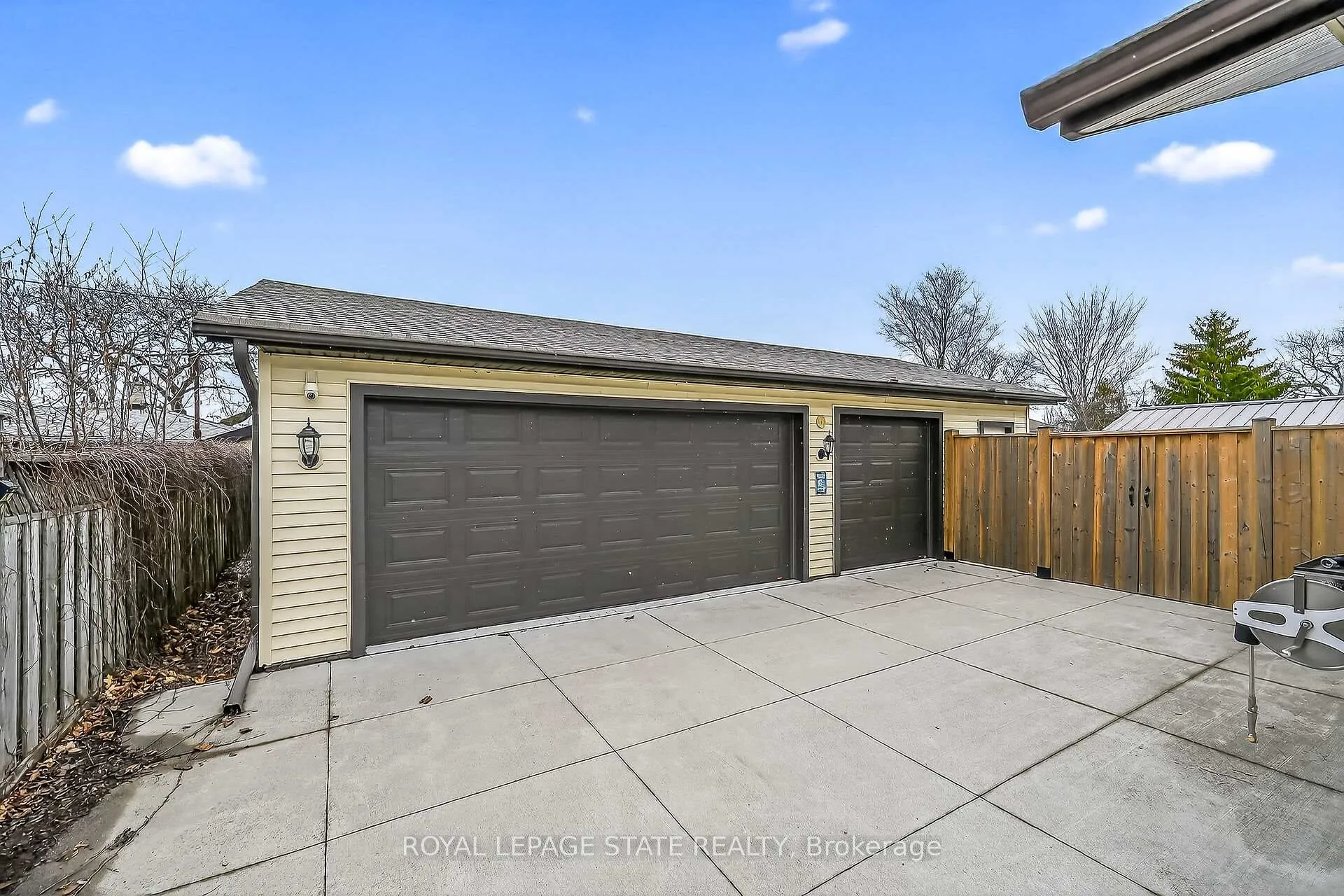 Photo 43 of 19 Burfield Avenue, Hamilton, Huntington — HOMEH