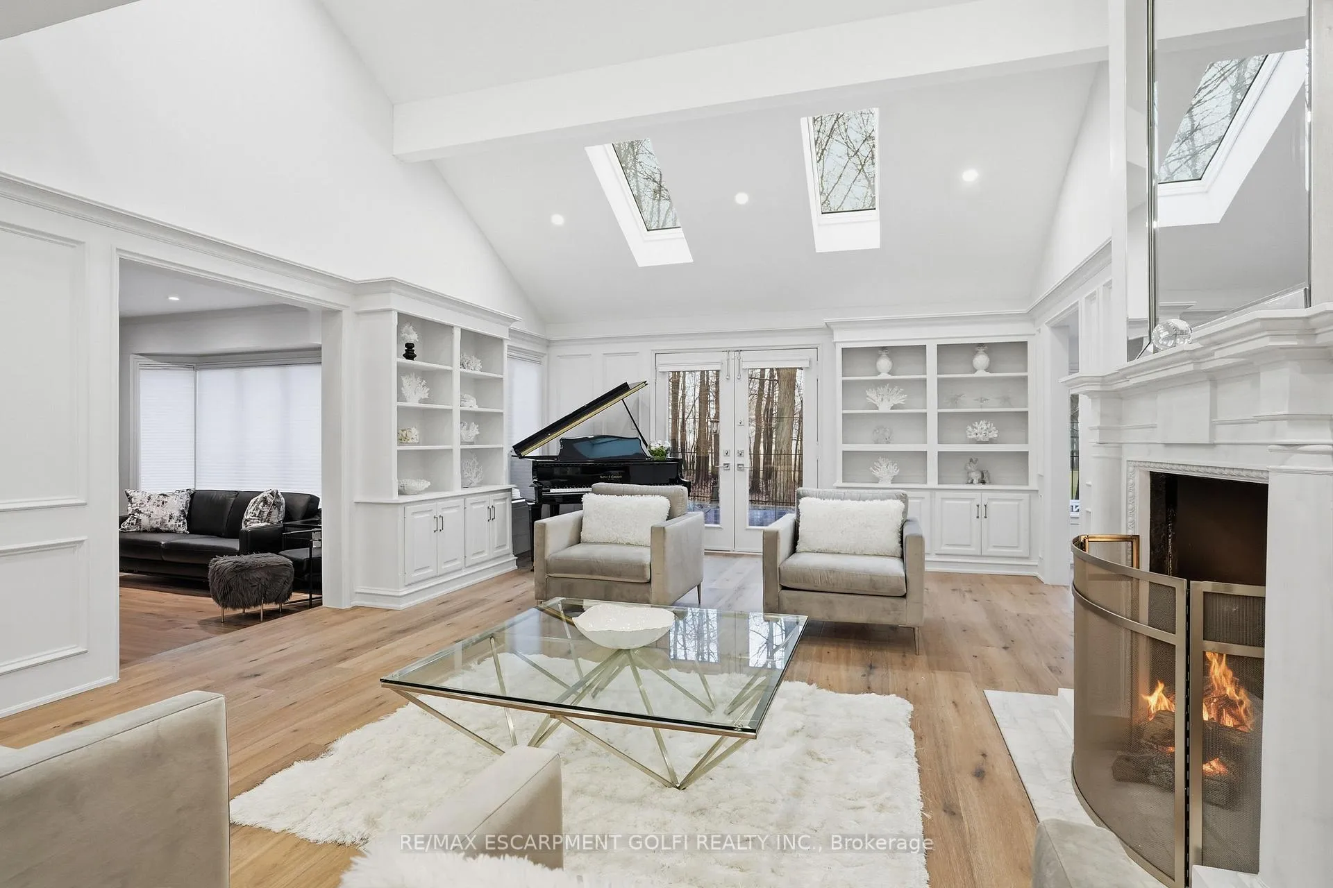 Photo 5 of 132 Chancery Drive, Hamilton, Ancaster — HOMEH