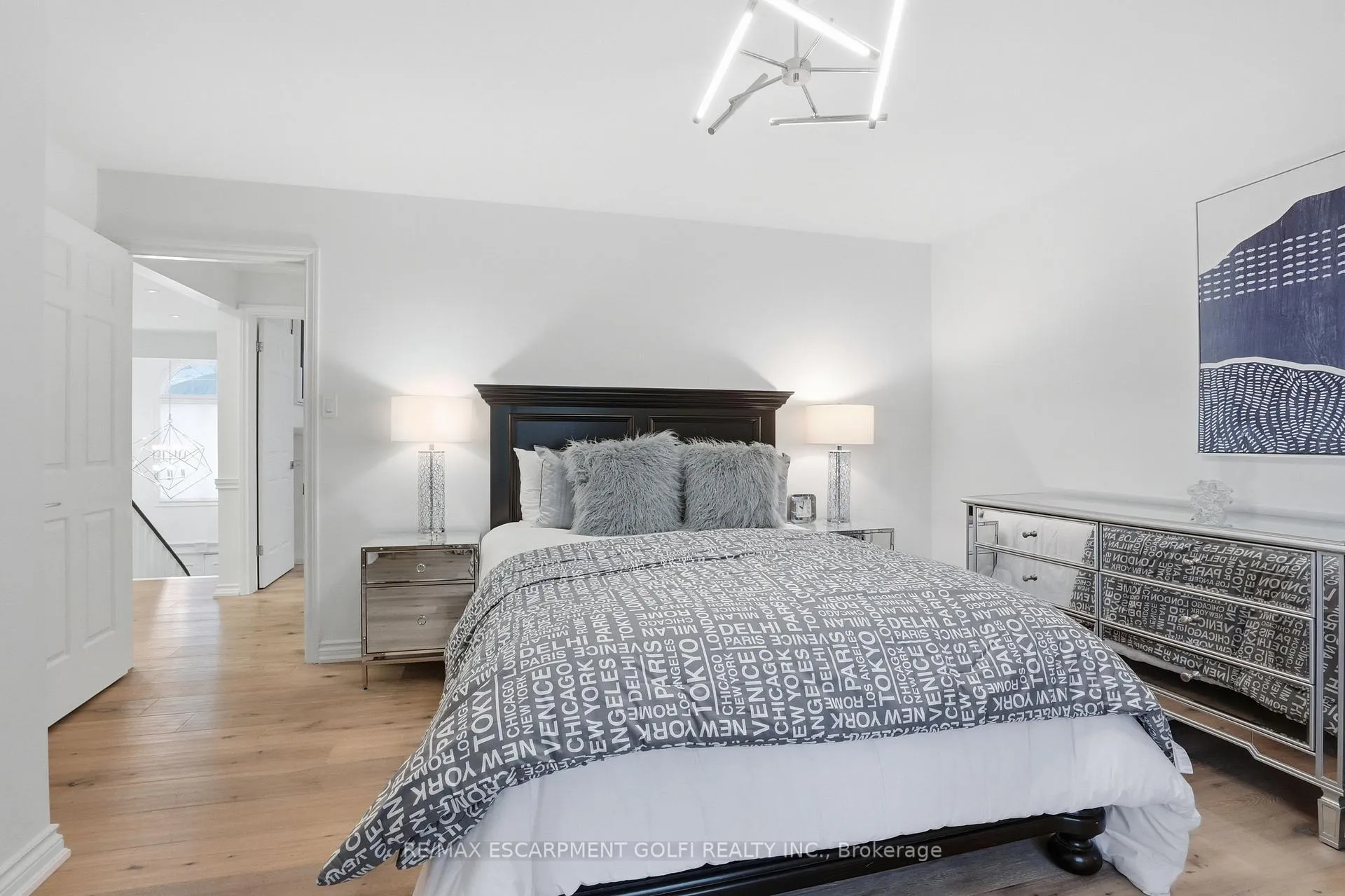 Photo 22 of 132 Chancery Drive, Hamilton, Ancaster — HOMEH