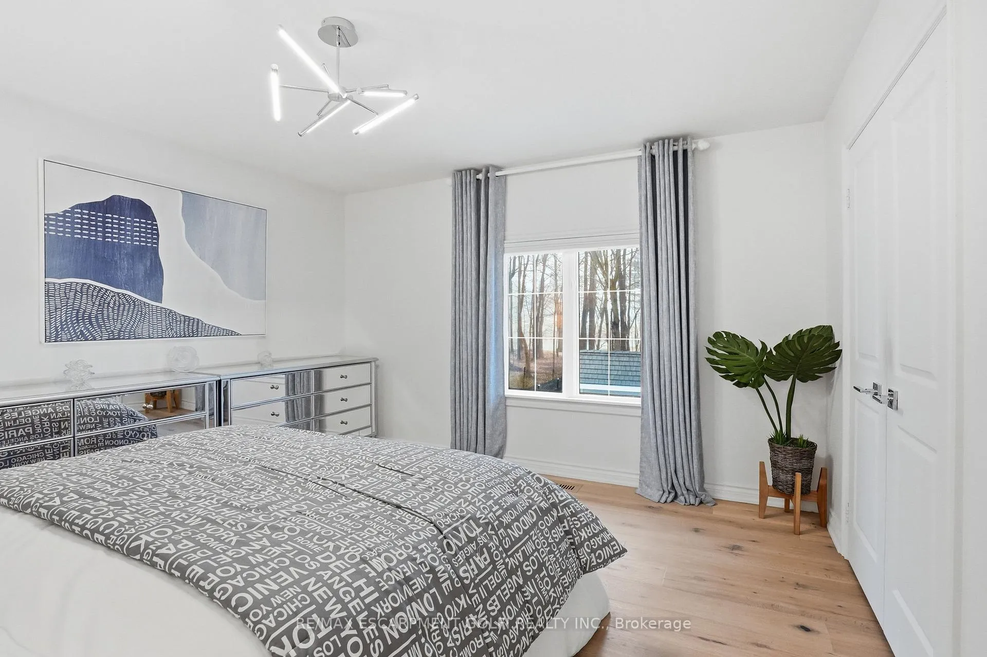 Photo 23 of 132 Chancery Drive, Hamilton, Ancaster — HOMEH