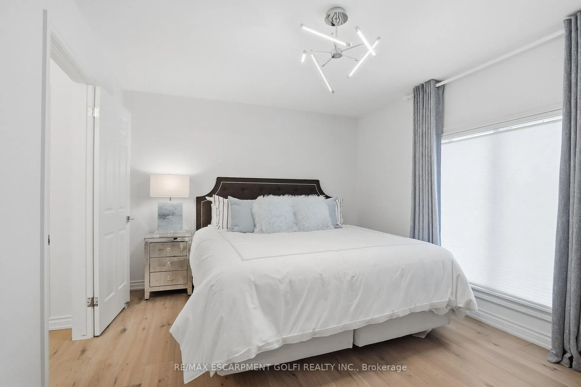 Photo 25 of 132 Chancery Drive, Hamilton, Ancaster — HOMEH