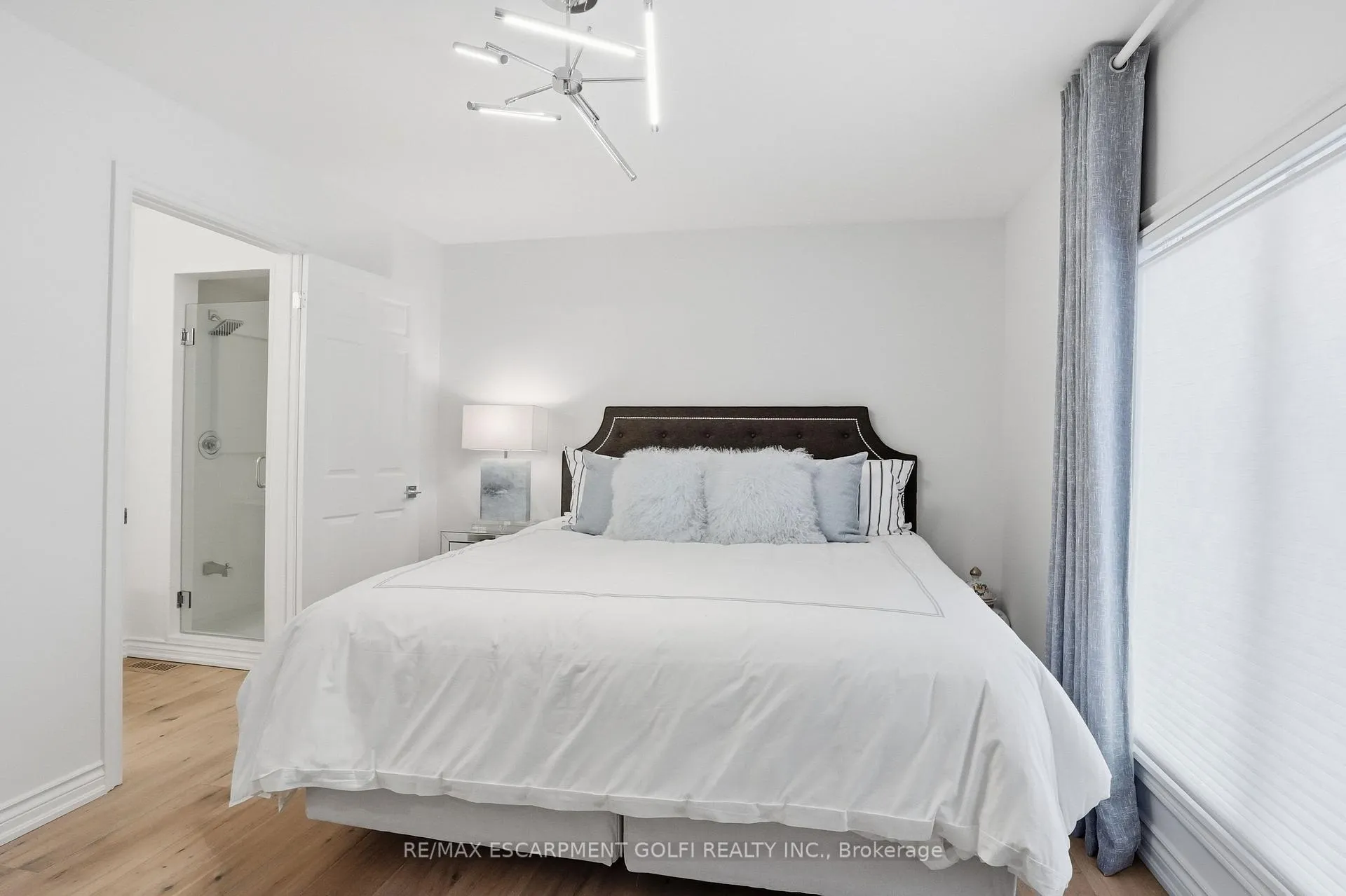 Photo 26 of 132 Chancery Drive, Hamilton, Ancaster — HOMEH