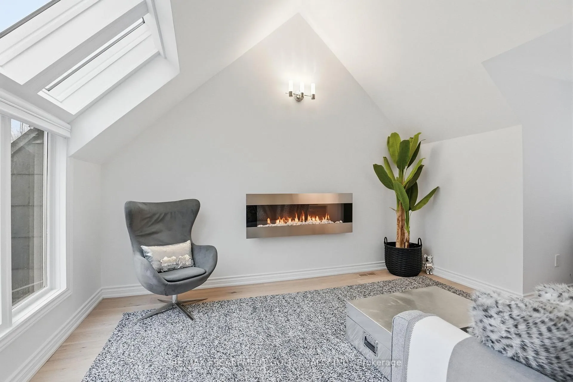 Photo 36 of 132 Chancery Drive, Hamilton, Ancaster — HOMEH