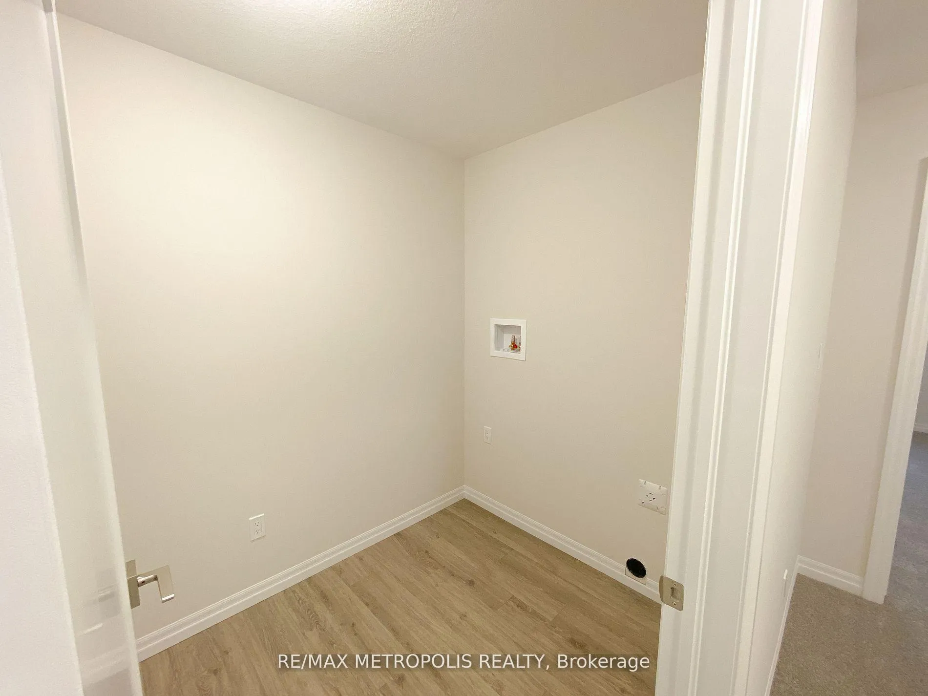 Photo 11 of 96 Cortland Terrace, St. Thomas — HOMEH