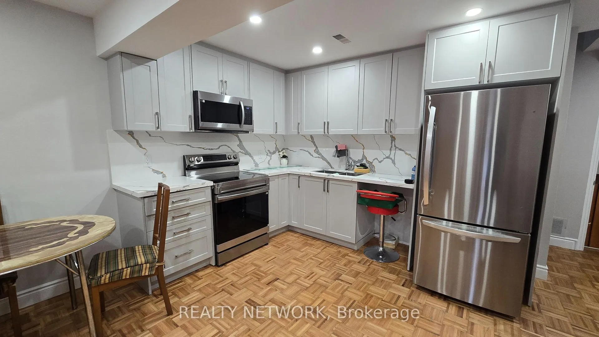 Photo 4 of Unit 2, 624 Eaglewood Drive, Hamilton, Eleanor — HOMEH