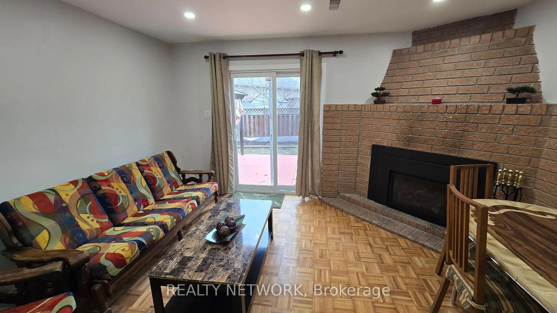 Photo 5 of Unit 2, 624 Eaglewood Drive, Hamilton, Eleanor — HOMEH