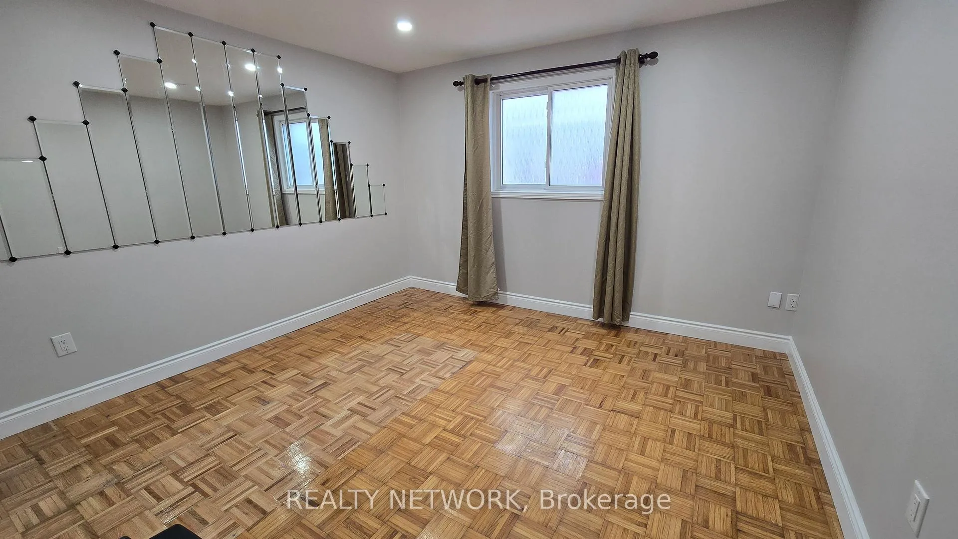 Photo 6 of Unit 2, 624 Eaglewood Drive, Hamilton, Eleanor — HOMEH
