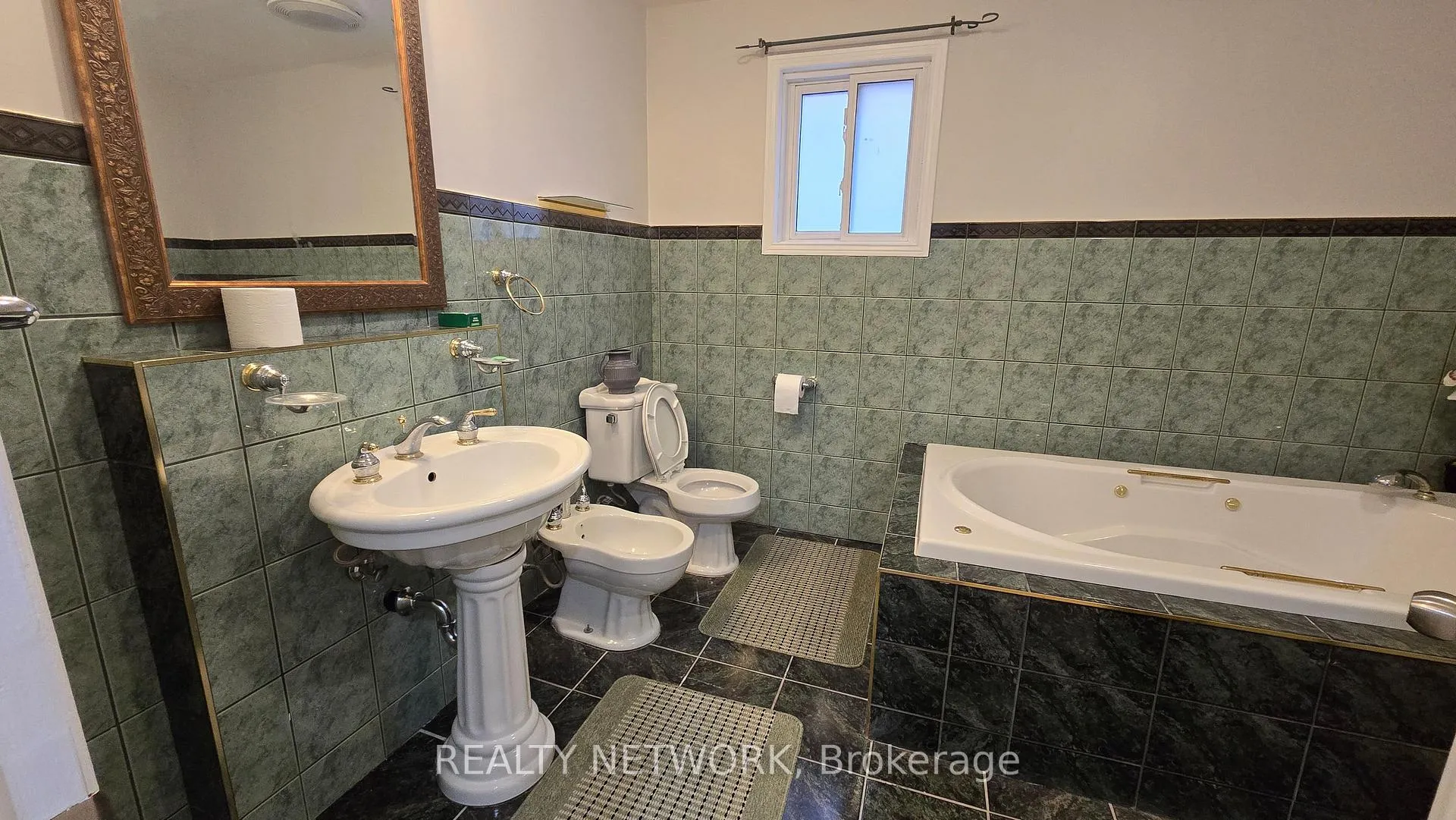 Photo 7 of Unit 2, 624 Eaglewood Drive, Hamilton, Eleanor — HOMEH