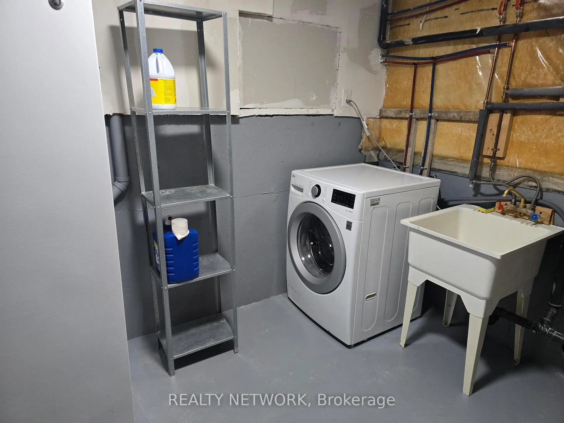 Photo 12 of Unit 2, 624 Eaglewood Drive, Hamilton, Eleanor — HOMEH