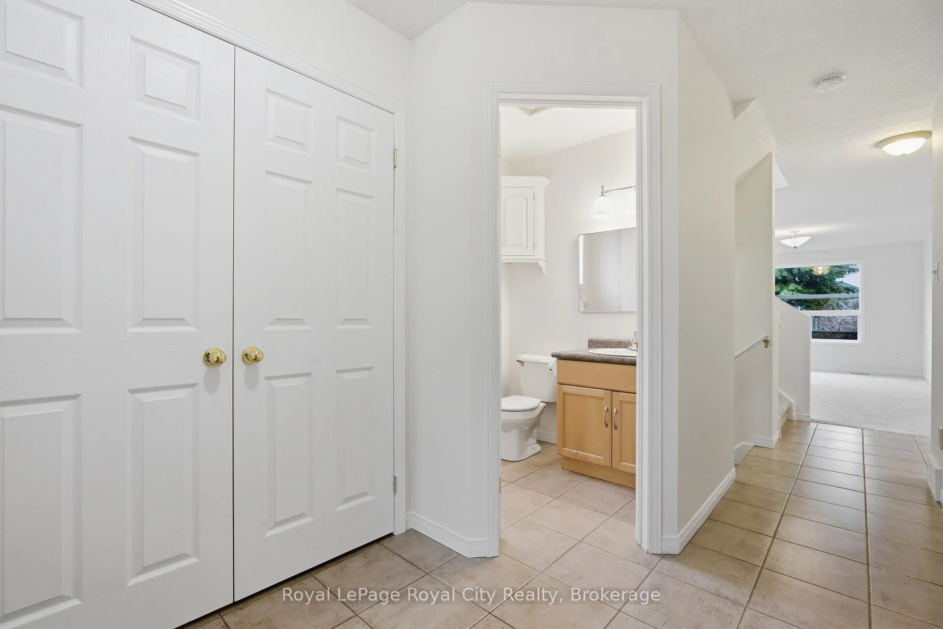Photo 5 of 84 Swift Crescent, Guelph, Grange Road — HOMEH