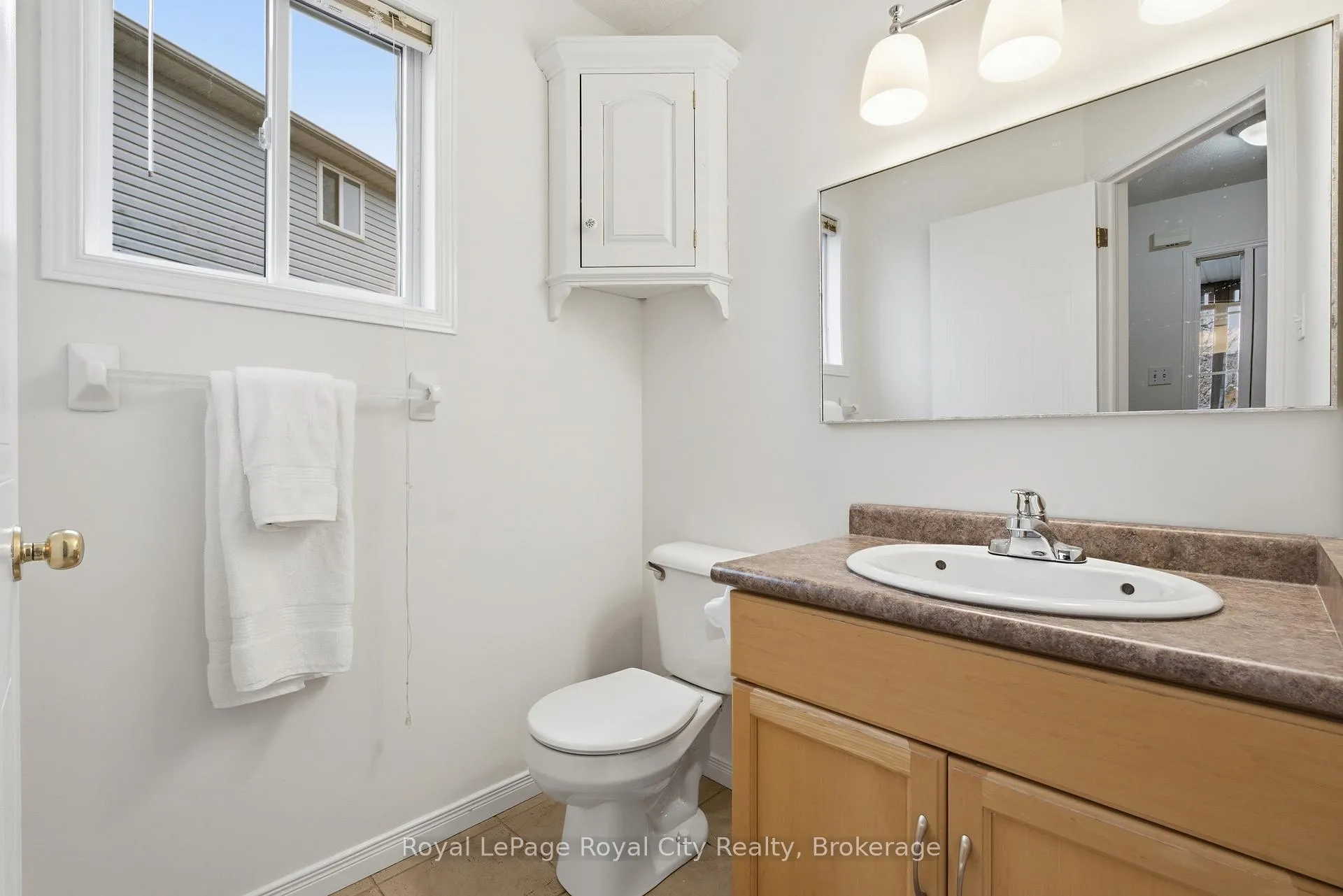 Photo 6 of 84 Swift Crescent, Guelph, Grange Road — HOMEH