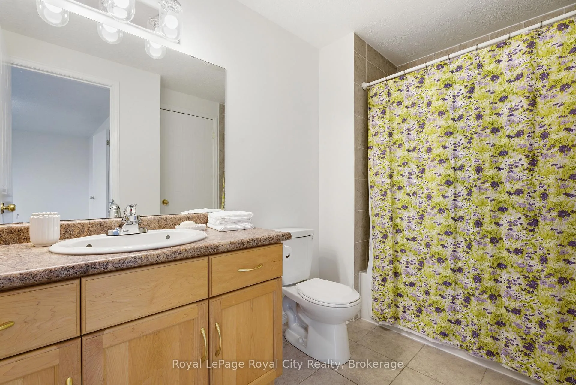Photo 23 of 84 Swift Crescent, Guelph, Grange Road — HOMEH