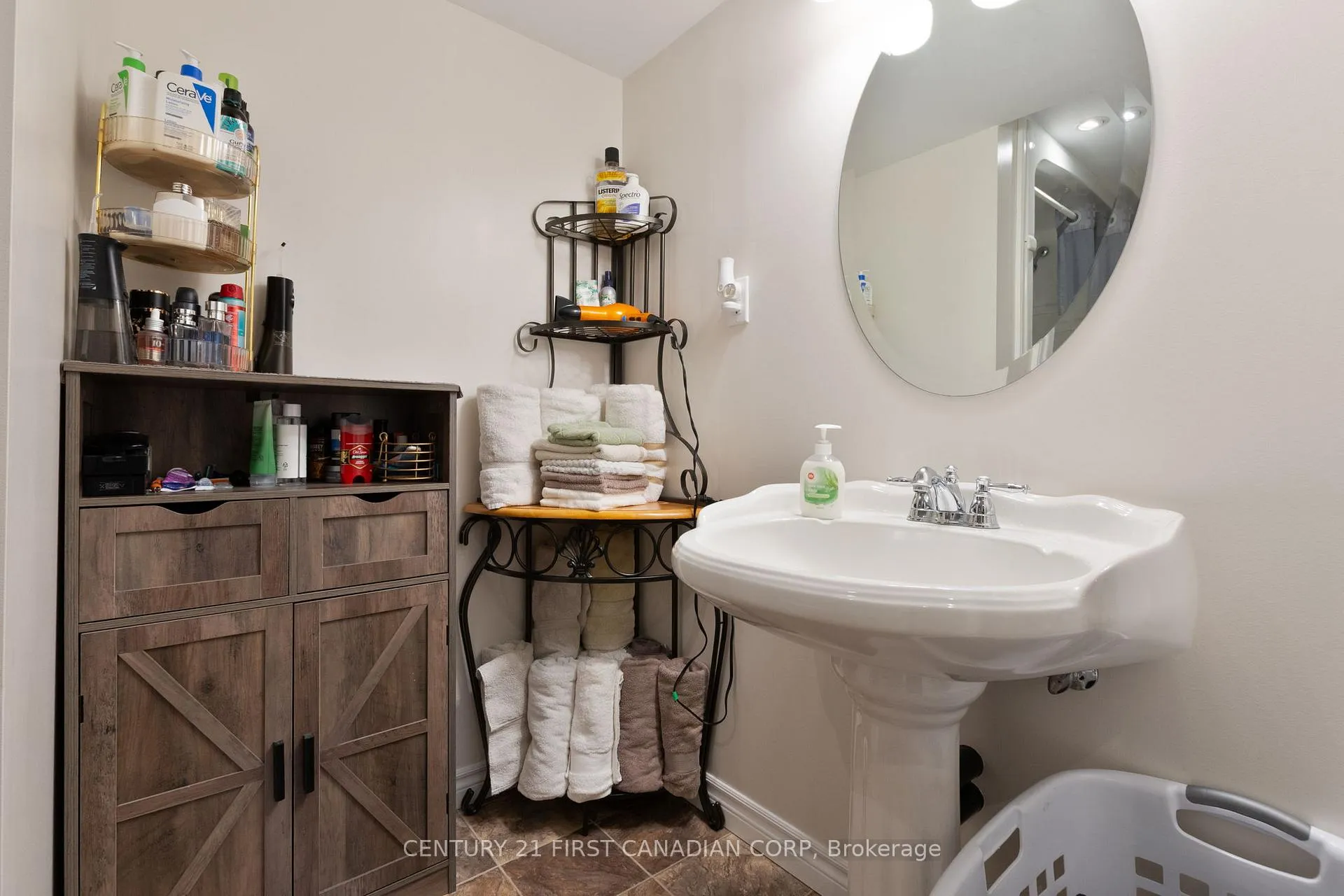 Photo 26 of 64 Melanie Drive, Aylmer — HOMEH