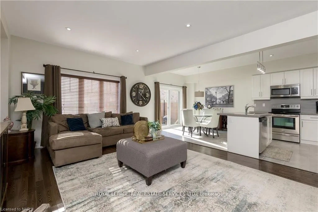 Photo 4 of 124 Shoreview Place, Hamilton, Stoney Creek — HOMEH