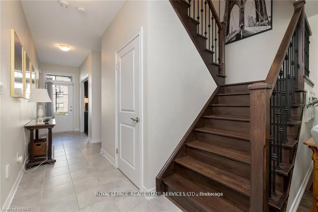Photo 7 of 124 Shoreview Place, Hamilton, Stoney Creek — HOMEH