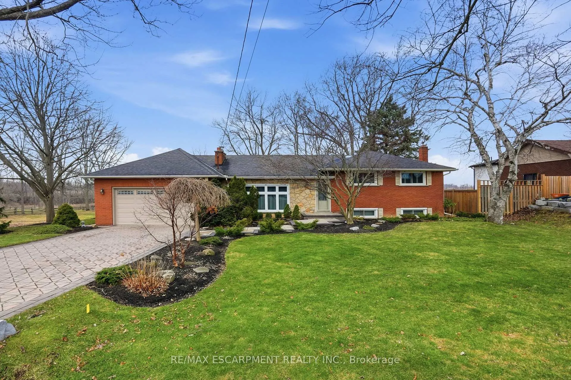 Photo 1 of 692 Miles Road, Hamilton, Rural Glanbrook — HOMEH