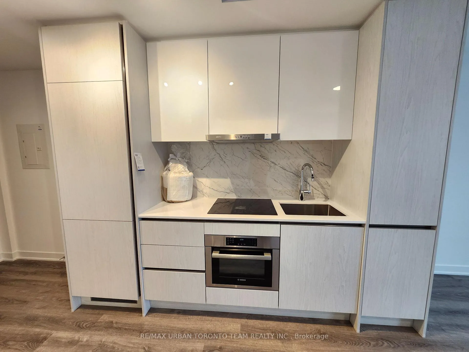 Photo 5 of Unit 3711, 180 Front Street E, Toronto, Moss Park — HOMEH