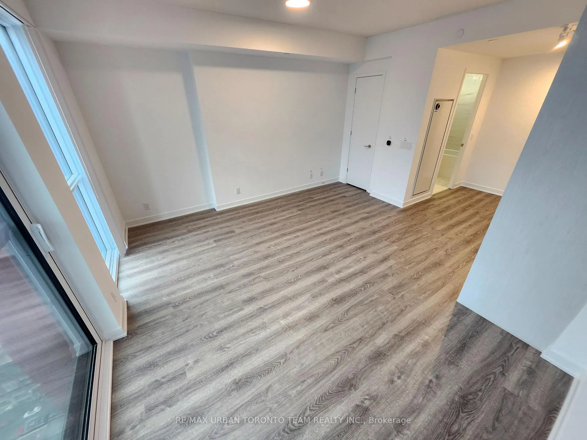 Photo 8 of Unit 3711, 180 Front Street E, Toronto, Moss Park — HOMEH