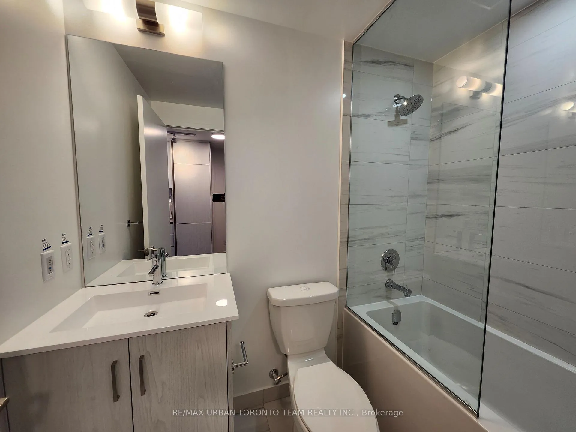 Photo 9 of Unit 3711, 180 Front Street E, Toronto, Moss Park — HOMEH