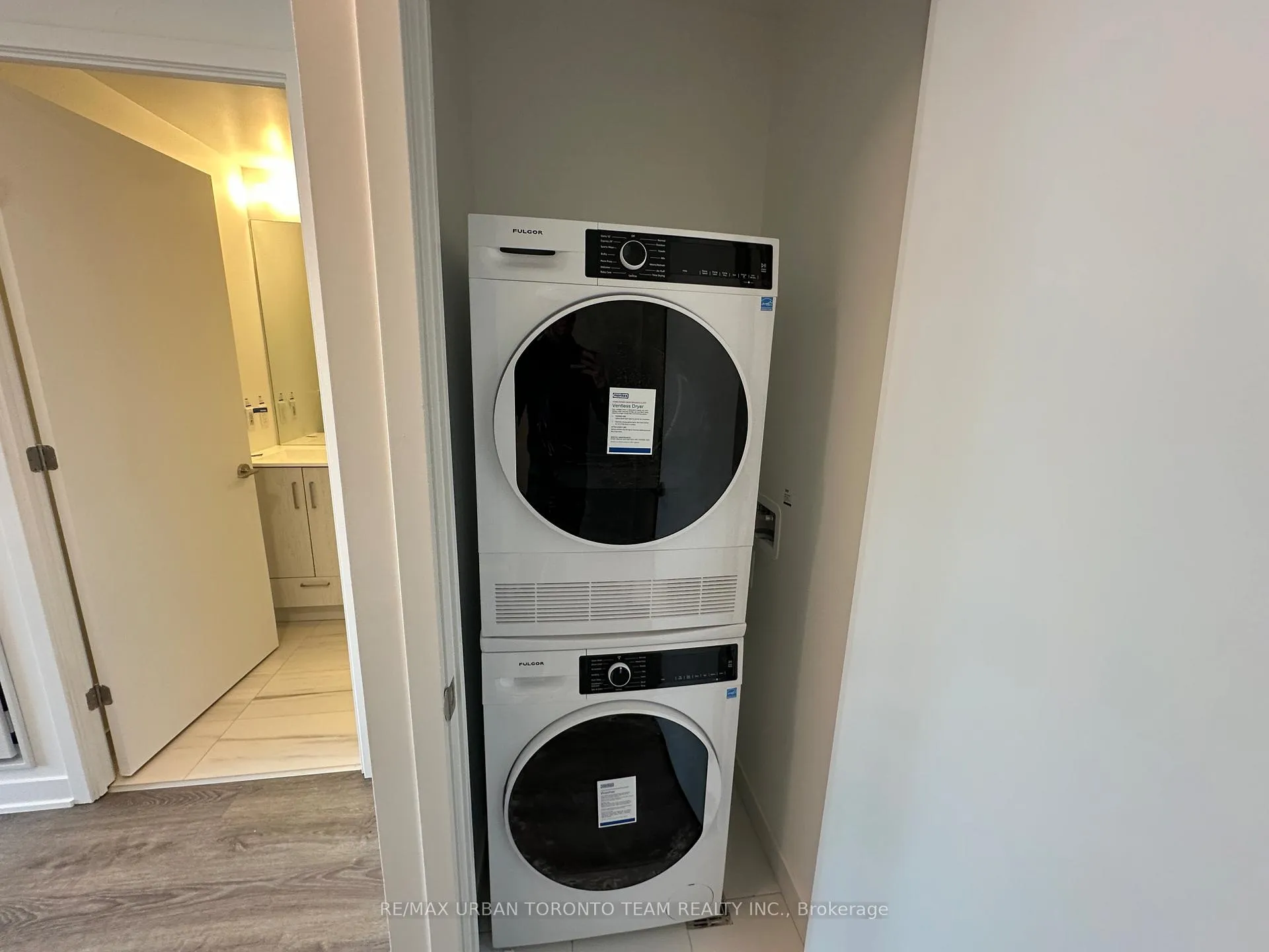 Photo 10 of Unit 3711, 180 Front Street E, Toronto, Moss Park — HOMEH