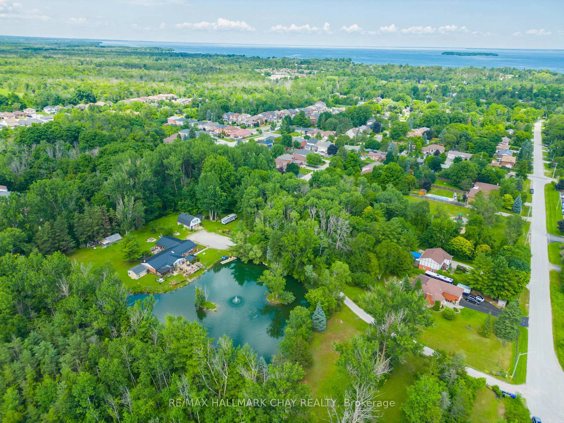 Photo 6 of 1114 Goshen Road E, Innisfil, Alcona — HOMEH