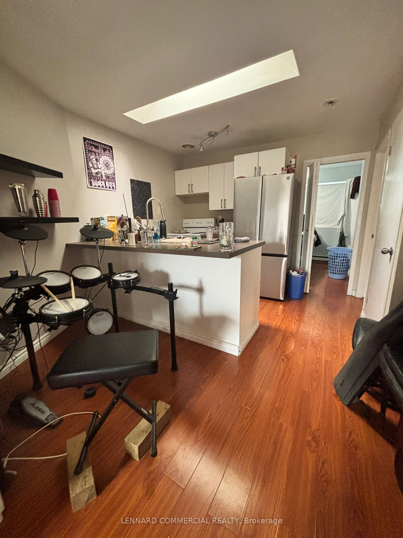 Photo 2 of Unit Second Floor, 334 Kingston Road, Toronto, Woodbine Corridor — HOMEH
