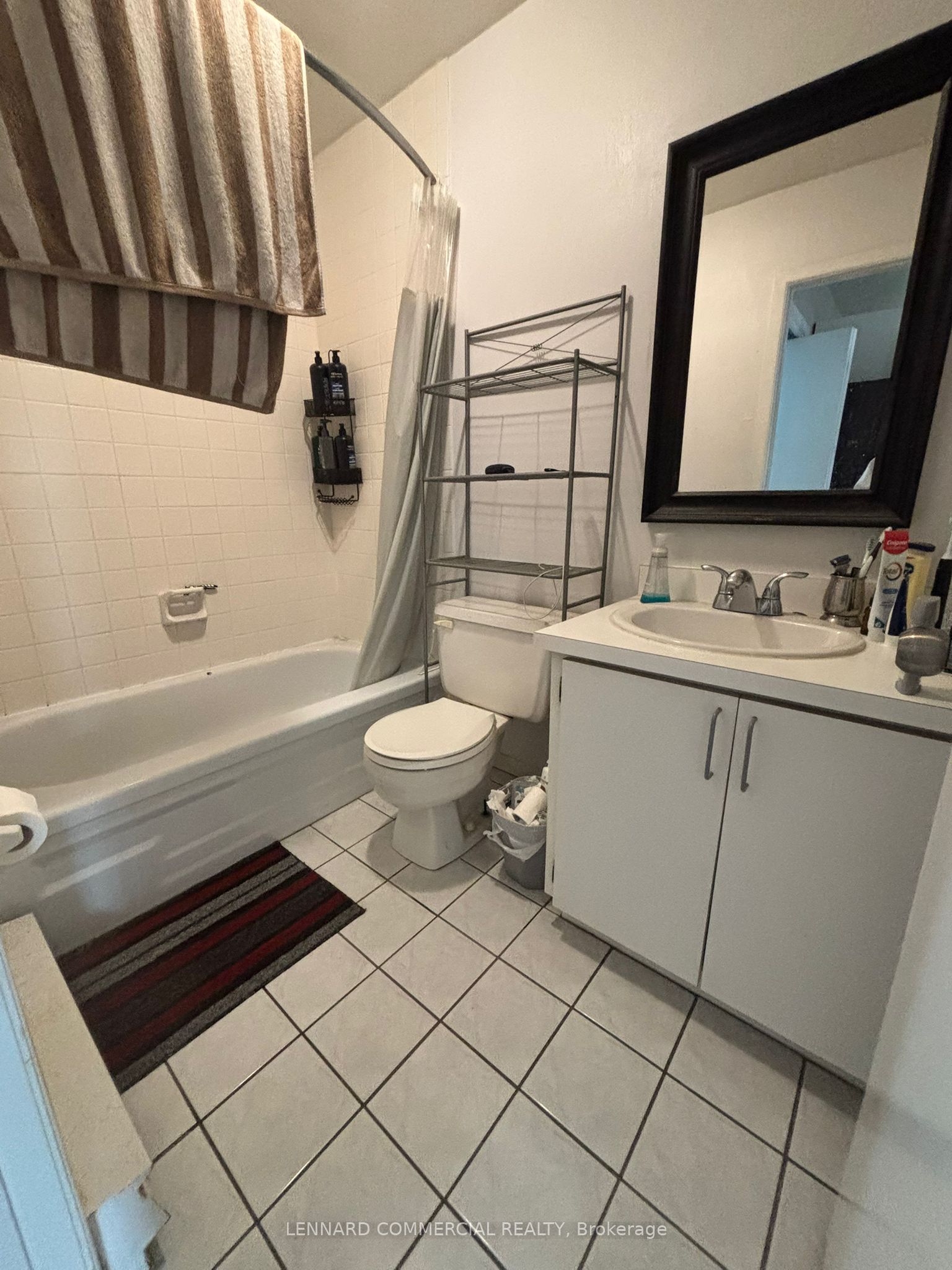 Photo 4 of Unit Second Floor, 334 Kingston Road, Toronto, Woodbine Corridor — HOMEH