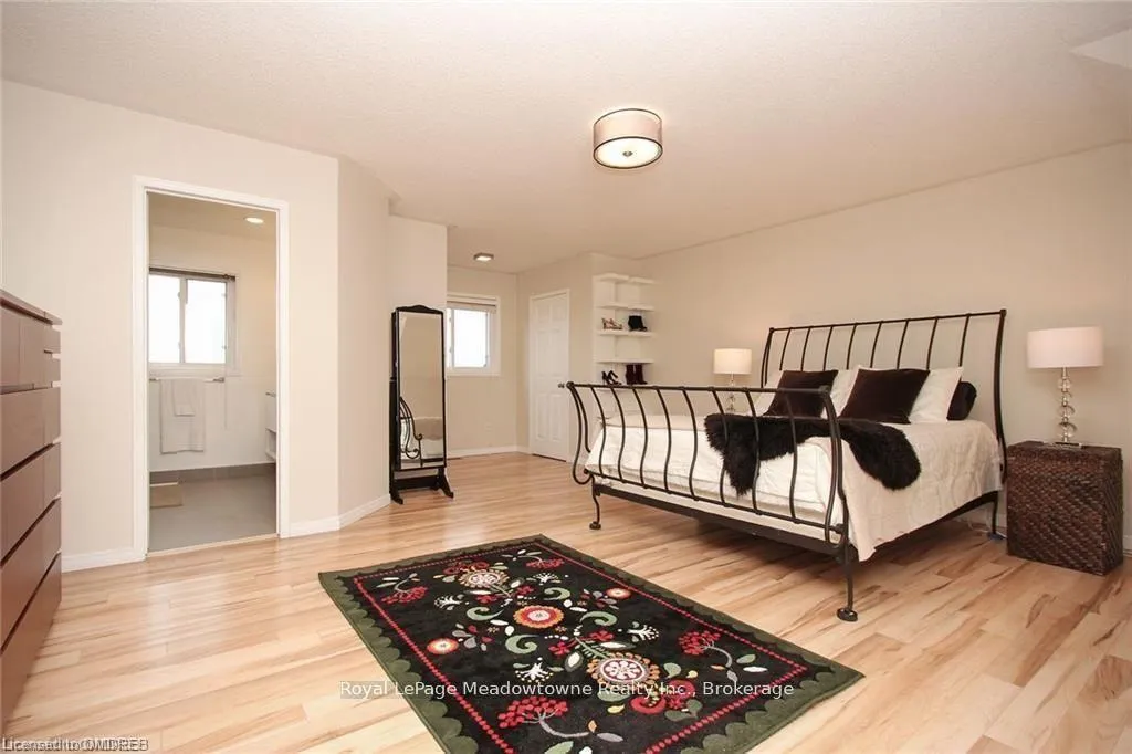 Photo 3 of 2131 White Dove Circle, Oakville, West Oak Trails — HOMEH