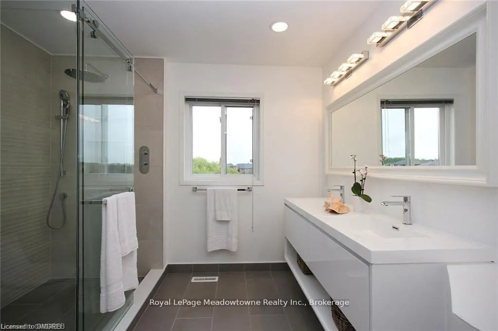 Photo 12 of 2131 White Dove Circle, Oakville, West Oak Trails — HOMEH
