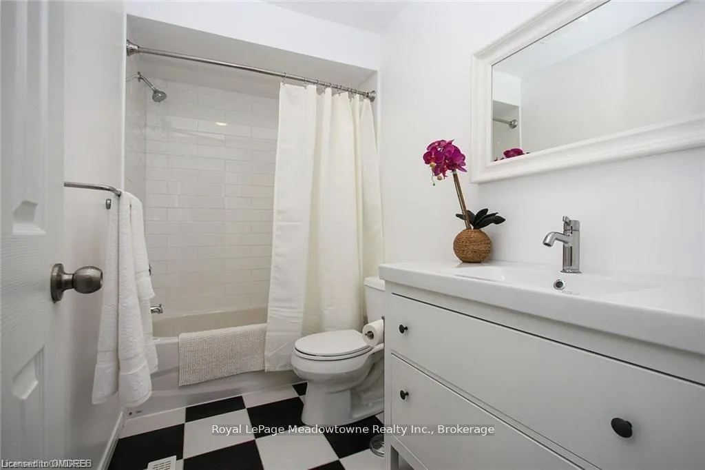 Photo 13 of 2131 White Dove Circle, Oakville, West Oak Trails — HOMEH